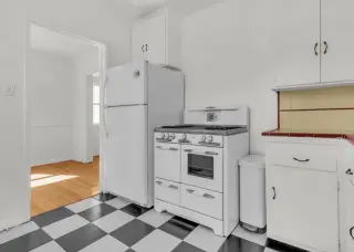 2 Bedroom Apt in Riverside