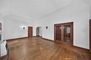 Casa clásica de 3 dormitorios en Highland Park con estilo español