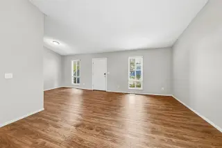 Beautiful 5-Bedroom Home for Rent!