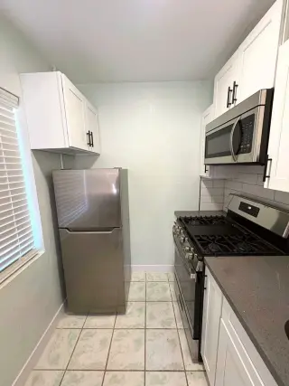 Estudio Amueblado en E 78th Street $1,162 - Dos Meses Gratis