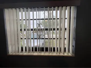 Habitación para UNA SOLA PERSONA**, con baño compartido y mini fregadero
