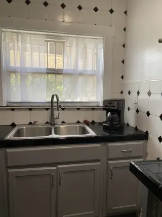 USC area.  Apartamento amplio, bonito y cómodo.