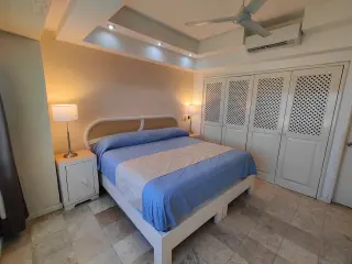 Departamento a pie de playa zona diamante