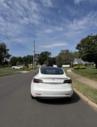 2019 Tesla Model 3 • Long Range Sedan 4D