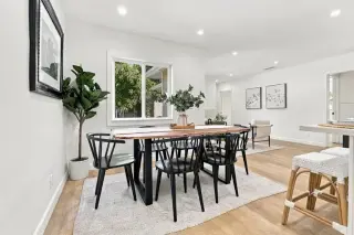 🏡 FOR RENT – 10216 Owensmouth Avenue, Chatsworth