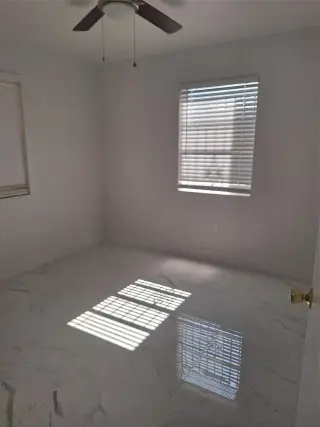 Well maintained 2/1 TRIPLEX located in a quiet, family-friendly neighborhood