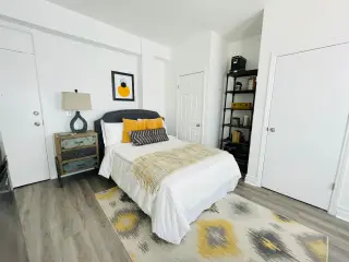Renovated Studio Near DTLA + Gated Parking