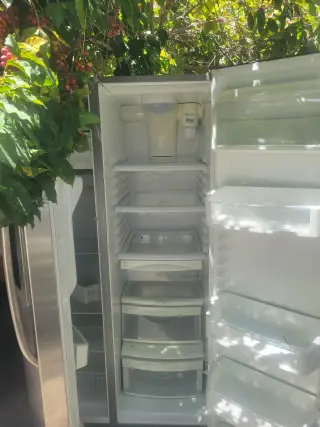 Sevende refrigerator semi nuevo
