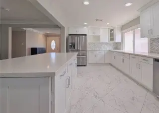 Casa en Anaheim con piscina y servicios incluidos