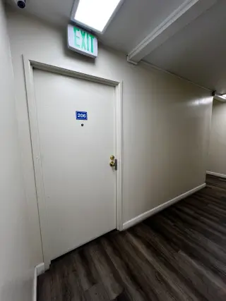 🔥 OFICINAS EN RENTA EN DOWNTOWN PARAMOUNT – ¡SOLO $600!