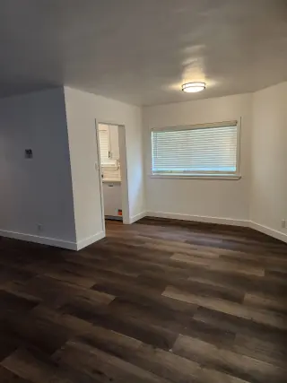 Hermoso Apartamento de 2 Rec / 1 Baño Totalmente Remodelado – Listo para Mudarse