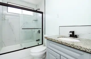 BELL GARDENS Se renta casa duplex muy amplia,de aproximadamente 1150 pies