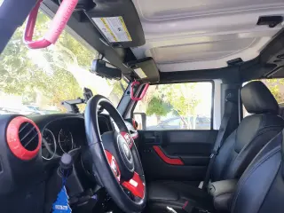 2018 Jeep Wrangler JK Unlimited Sahara - 4WD, V6, SUV de 4 puertas