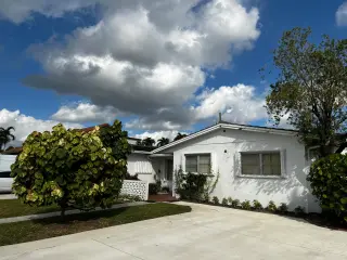 RENTA DE CASA DE 3/2 EN WESTCHESTER CON PISCINA