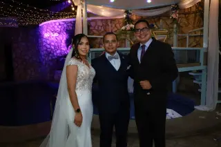 Animador y maestro de ceremonias de matrimonios.