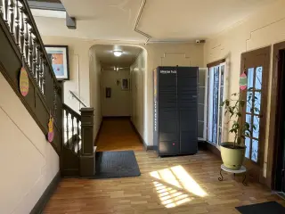 Renovated Studio Hilltop Views | Great Walk Score | Best Value
