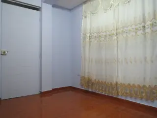 Se alquila minidepartamento semiamueblado en segundo piso en Covima La Molina