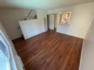 Glendale: 2 recámaras en dos niveles | $2,450/mes