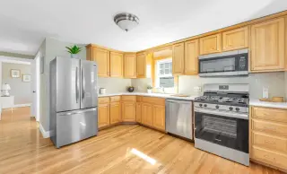 Comfortable Rental With Flexible Space