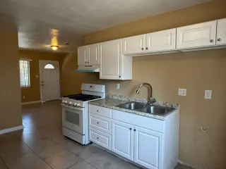 Apartamento de 3 Habitaciones en Renta – $2,750