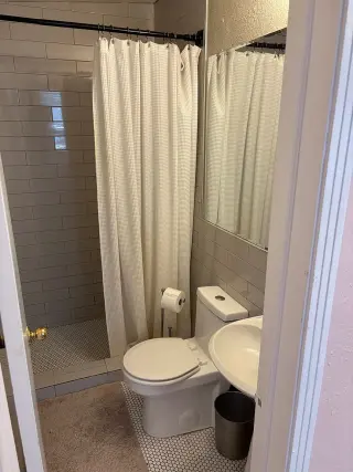 Located in the heart of South Tampa's Ballast Point neighborhood, this 3 bedroom
