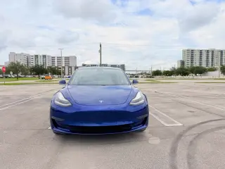 Tesla Model 3 2021 - Sedán Eléctrico en Excelente Estado