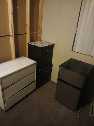 Se renta cuarto en sala