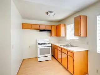 Apartamento 1‑hab 1‑baño, parqueadero y amenidades en MONROVIA CA