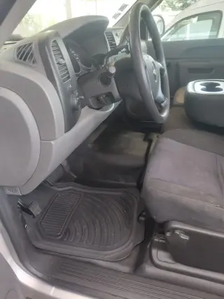 Se Vende Silverado 2500 LS, 2010, con muy poco kilometraje, nacional de agencia