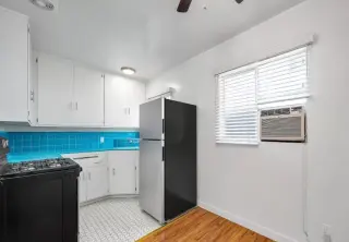 Luminoso depto 1 rec en Maywood CA con closet grande