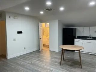 Actua rapido depto moderno 1 recamara en Fullerton CA con beneficios