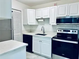 Hermoso y Moderno Apartamento para la Renta 2/2