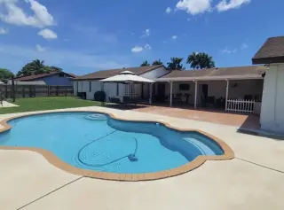 Landlord will pay for all utilitie, includin electricity, water, sewer,pool ment