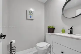 Se Renta Towhouse, totalmente renovado y listo para habitar.