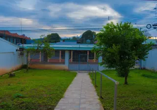 Amplia y cómoda casa en excelente ubicación en Perez Zeledon