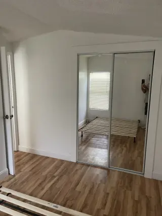 Renta apartamento pequeño para una persona o pareja con un solo auto