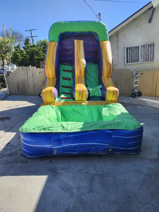WATER SLIDE*SS**TOROS MECANICIS