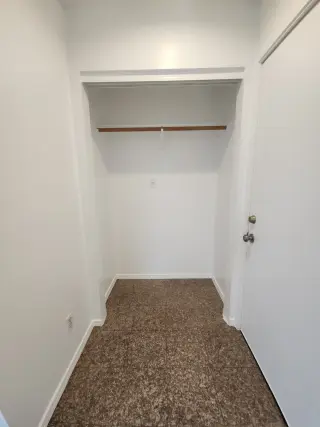 Room for rent private entrance and bath room safe neighborhood