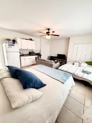 5bedroom 3bathrooms