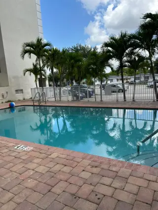 Rento para compartir en Hollywood bulevar Florida