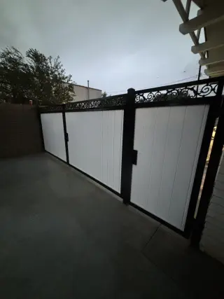 Puertas de Garaje de Madera Elegantes en Venta