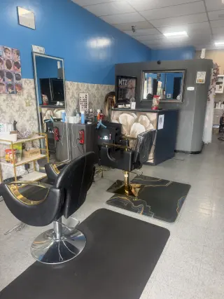 Espacio de Salón de Belleza Elegante en Renta