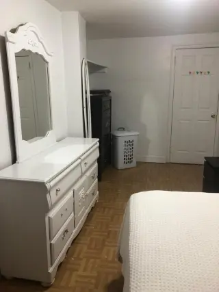 RENTO UN CUARTO