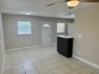 Remodelado 2 habitaciones / 1 baño