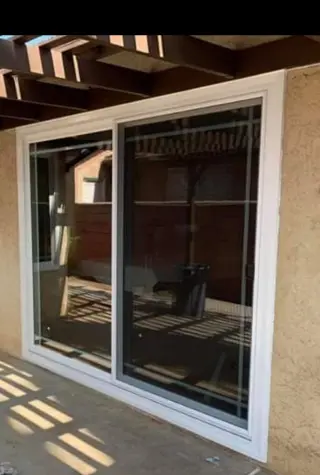 Glass doors/ Windows and Door's replacement/Ventanas y Puertas