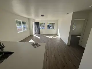 San Clemente, CA remodeled 1-bedroom apartment