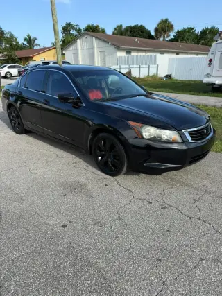 🚘 2009 Honda Accord – $2,400 CASH ¡Título Limpio! 🔧