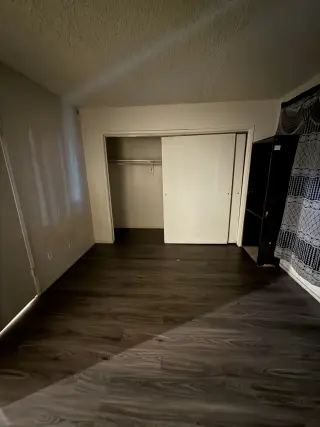 Habitación Espaciosa en Alquiler en Vecindario Tranquilo