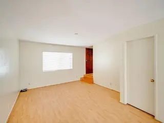 Apartamento 1‑hab 1‑baño, parqueadero y amenidades en MONROVIA CA