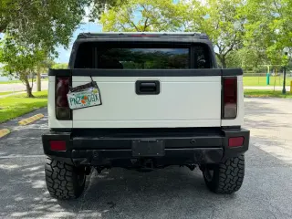 2006 Hummer H2 SUT Pickup V8 6.0L – Disponible con Financiamiento